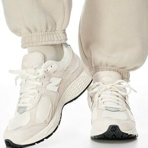 New Balance 2002R Calm Taupe Sneakers